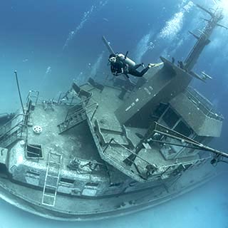 Buzo de Pecios (Encuesta Externa) (Wreck Diver - External Survey)